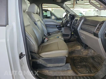 2017 Ford Super Duty F-350 Cab Chassis XL Regular Cab DRW - miniatura 8