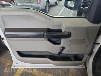 2017 Ford Super Duty F-350 Cab Chassis XL Regular Cab DRW - miniatura 9