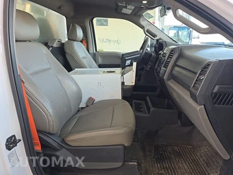2017 Ford Super Duty F-350 Cab Chassis XL Regular Cab DRW - miniatura 8