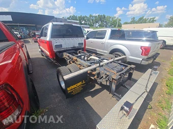 2017 Ford Super Duty F-350 Cab Chassis XLT Crew Cab DRW - miniatura 2