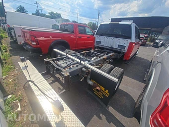 2017 Ford Super Duty F-350 Cab Chassis XLT Crew Cab DRW - miniatura 20