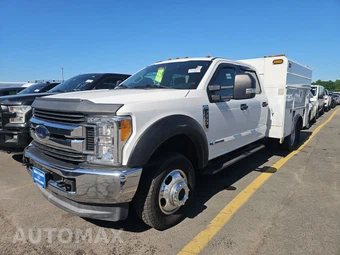 2017 Ford Super Duty F-350 Cab Chassis XLT Crew Cab DRW
