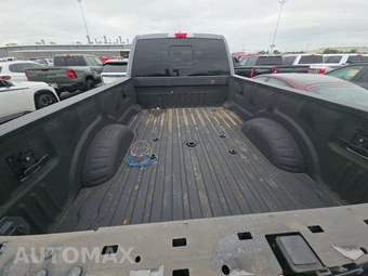 2017 Ford Super Duty F-350 Lariat Crew Cab Long Bed DRW - miniatura 16