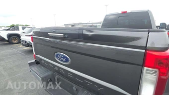 2017 Ford Super Duty F-350 Lariat Crew Cab Long Bed DRW - miniatura 20
