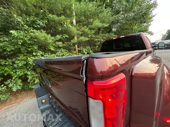 2017 Ford Super Duty F-350 Lariat Crew Cab Long Bed DRW - miniatura 39