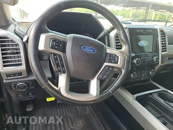 2017 Ford Super Duty F-350 Lariat Crew Cab Long Bed DRW - miniatura 10