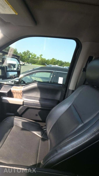 2017 Ford Super Duty F-350 Lariat Crew Cab Long Bed DRW - miniatura 22