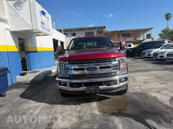 2017 Ford Super Duty F-350 Lariat Crew Cab Long Bed DRW - miniatura 3