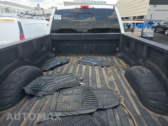 2017 Ford Super Duty F-350 Lariat Crew Cab Long Bed DRW - miniatura 16