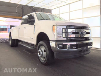 2017 Ford Super Duty F-350 Lariat Crew Cab Long Bed DRW - miniatura 3