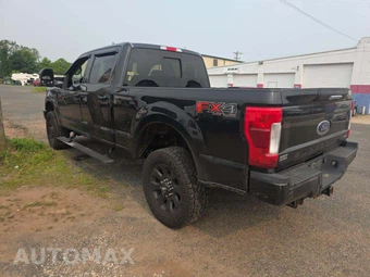 2017 Ford Super Duty F-350 Lariat Crew Cab Medium Bed - miniatura 2