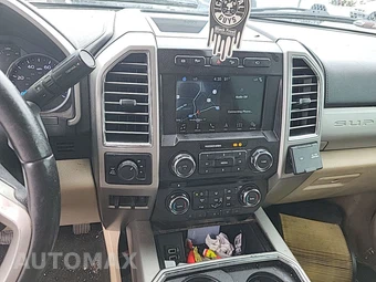 2017 Ford Super Duty F-350 Lariat Crew Cab Medium Bed - miniatura 9