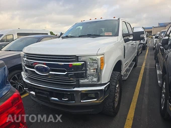 2017 Ford Super Duty F-350 Lariat Crew Cab Medium Bed
