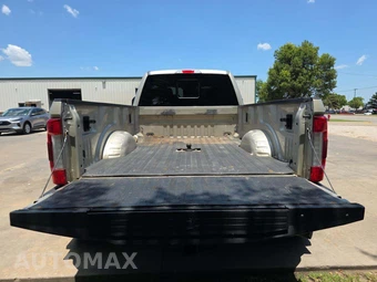 2017 Ford Super Duty F-350 Platinum Crew Cab Long Bed DRW - miniatura 11