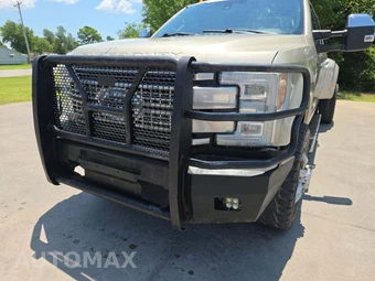 2017 Ford Super Duty F-350 Platinum Crew Cab Long Bed DRW - miniatura 18
