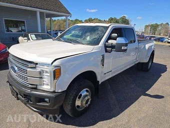 2017 Ford Super Duty F-350 Platinum Crew Cab Long Bed DRW