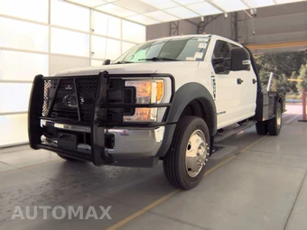 2017 Ford Super Duty F-450 Cab Chassis XL Crew Cab DRW