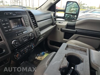 2017 Ford Super Duty F-450 Cab Chassis XL Crew Cab DRW - miniatura 11