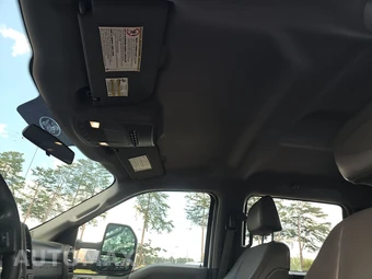 2017 Ford Super Duty F-450 Cab Chassis XL Crew Cab DRW - miniatura 18