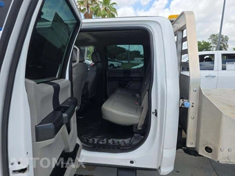 2017 Ford Super Duty F-450 Cab Chassis XL Crew Cab DRW - miniatura 13