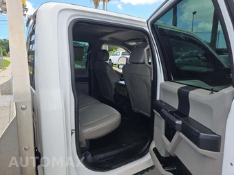 2017 Ford Super Duty F-450 Cab Chassis XL Crew Cab DRW - miniatura 15
