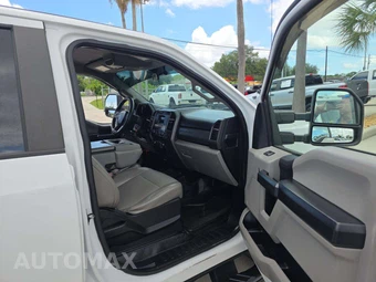 2017 Ford Super Duty F-450 Cab Chassis XL Crew Cab DRW - miniatura 17