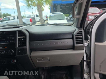 2017 Ford Super Duty F-450 Cab Chassis XL Crew Cab DRW - miniatura 18