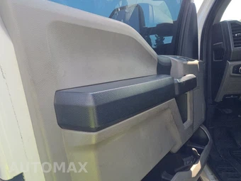 2017 Ford Super Duty F-450 Cab Chassis XL Regular Cab DRW - miniatura 9