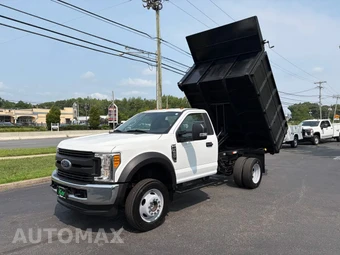 2017 Ford Super Duty F-450 Cab Chassis XL Regular Cab DRW - miniatura 18
