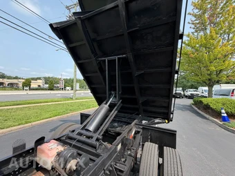 2017 Ford Super Duty F-450 Cab Chassis XL Regular Cab DRW - miniatura 29