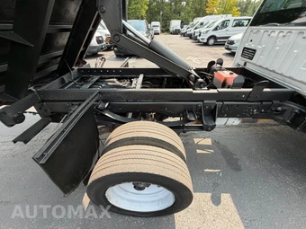 2017 Ford Super Duty F-450 Cab Chassis XL Regular Cab DRW - miniatura 31