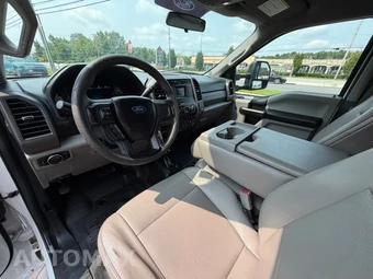 2017 Ford Super Duty F-450 Cab Chassis XL Regular Cab DRW - miniatura 47