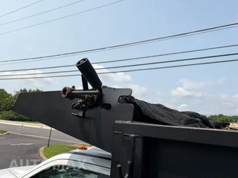 2017 Ford Super Duty F-450 Cab Chassis XL Regular Cab DRW - miniatura 71