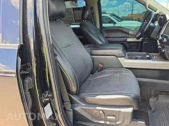 2017 Ford Super Duty F-450 Lariat Crew Cab Long Bed DRW - miniatura 18