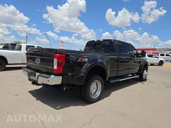 2017 Ford Super Duty F-450 Lariat Crew Cab Long Bed DRW - miniatura 3