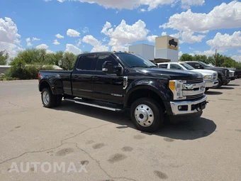2017 Ford Super Duty F-450 Lariat Crew Cab Long Bed DRW - miniatura 4