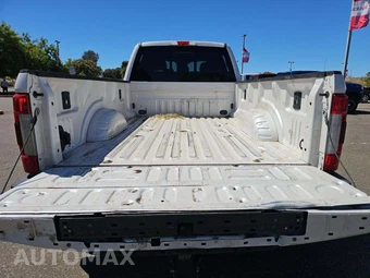 2017 Ford Super Duty F-450 Lariat Crew Cab Long Bed DRW - miniatura 11