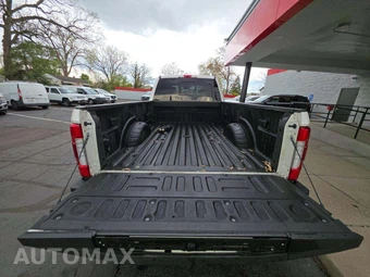 2017 Ford Super Duty F-450 Lariat Crew Cab Long Bed DRW - miniatura 14