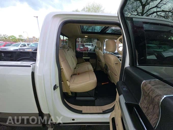 2017 Ford Super Duty F-450 Lariat Crew Cab Long Bed DRW - miniatura 16