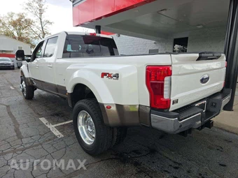 2017 Ford Super Duty F-450 Lariat Crew Cab Long Bed DRW - miniatura 2