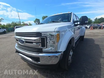 2017 Ford Super Duty F-450 XLT Crew Cab Long Bed DRW