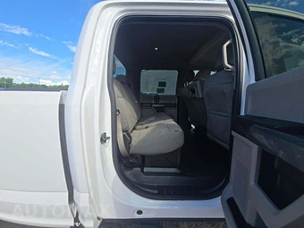 2017 Ford Super Duty F-450 XLT Crew Cab Long Bed DRW - miniatura 13