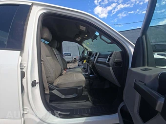 2017 Ford Super Duty F-450 XLT Crew Cab Long Bed DRW - miniatura 15
