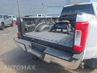 2017 Ford Super Duty F-450 XLT Crew Cab Long Bed DRW - miniatura 22