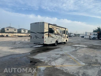 2017 Ford Super Duty F-53 Class A Motorhome Chassis DRW - miniatura 10