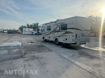 2017 Ford Super Duty F-53 Class A Motorhome Chassis DRW - miniatura 15