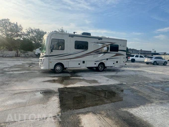 2017 Ford Super Duty F-53 Class A Motorhome Chassis DRW - miniatura 18