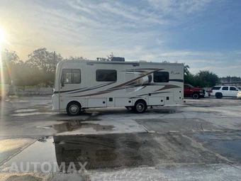 2017 Ford Super Duty F-53 Class A Motorhome Chassis DRW - miniatura 19