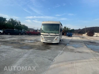 2017 Ford Super Duty F-53 Class A Motorhome Chassis DRW - miniatura 25