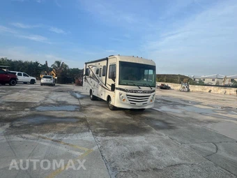2017 Ford Super Duty F-53 Class A Motorhome Chassis DRW - miniatura 28